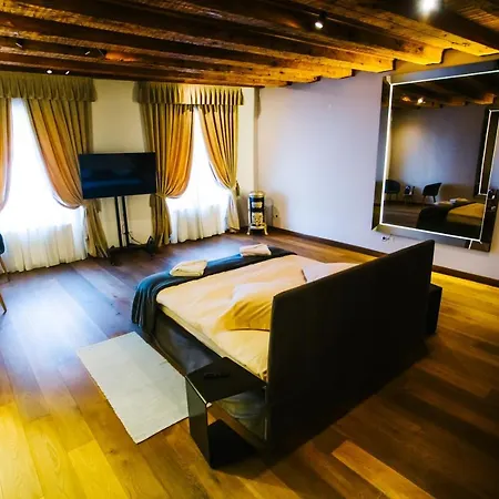 Casa Boutique & Restaurant ゲストハウス 3*