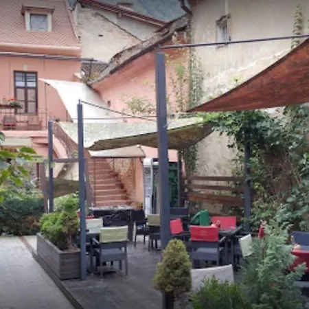 בית הארחה Casa Boutique & Restaurant בראשוב